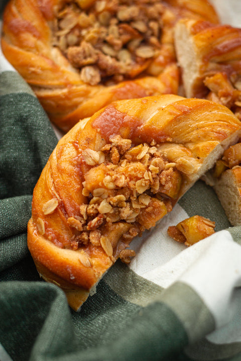 Apple and Miso Caramel Nest