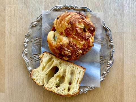 Jalapeño Cheddar Buns