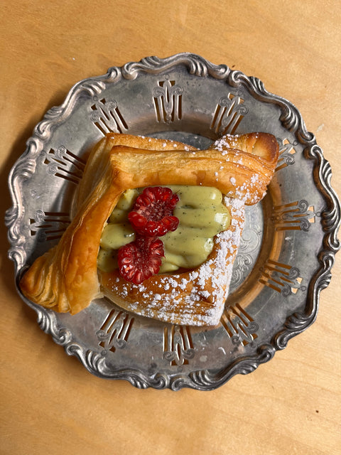 Maccha Raspberry Danish